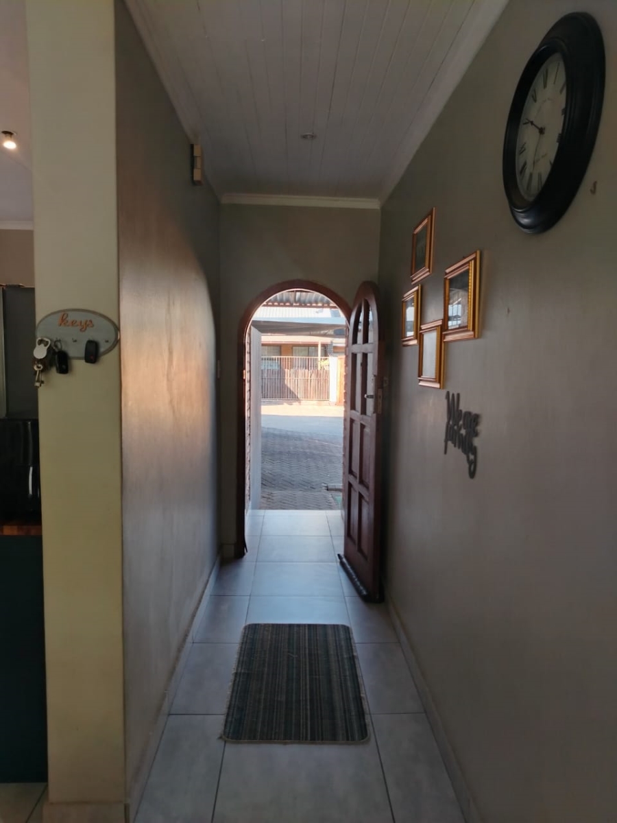 2 Bedroom Property for Sale in Langenhovenpark Free State